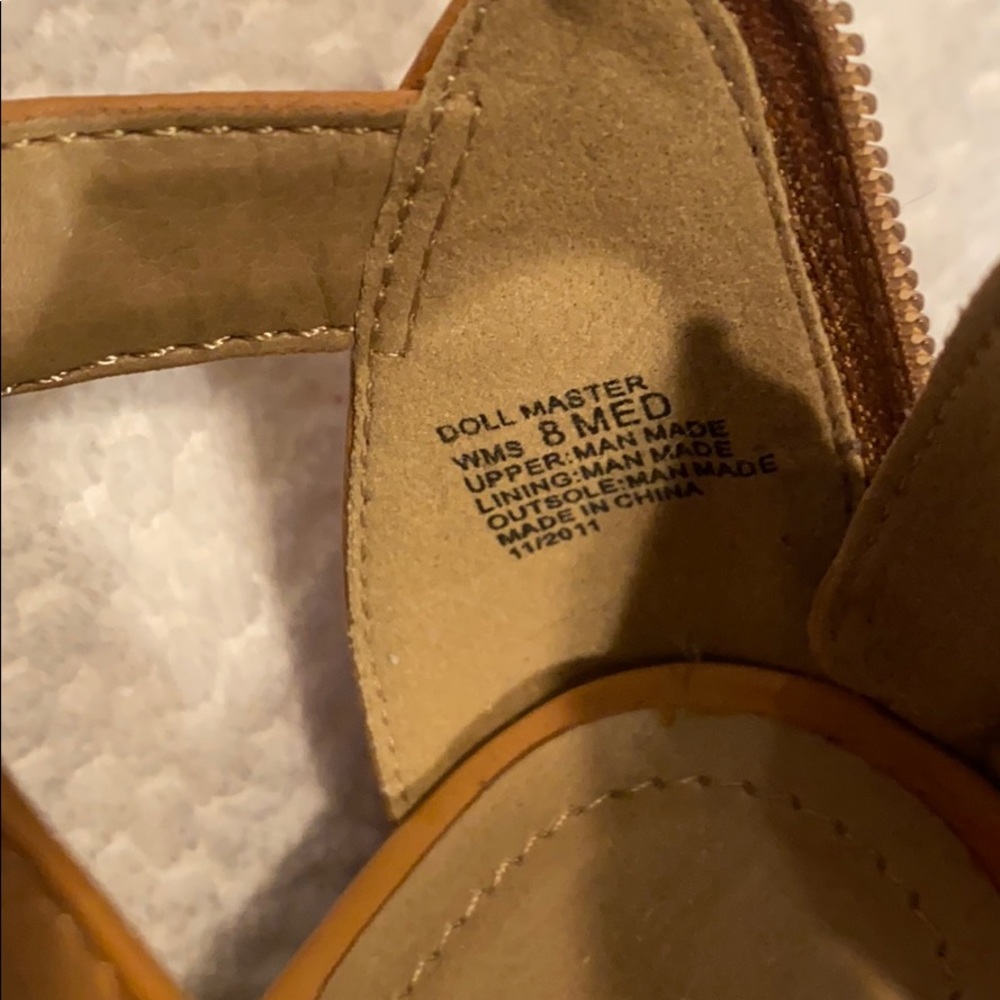 Sandals - Picture 7 of 8